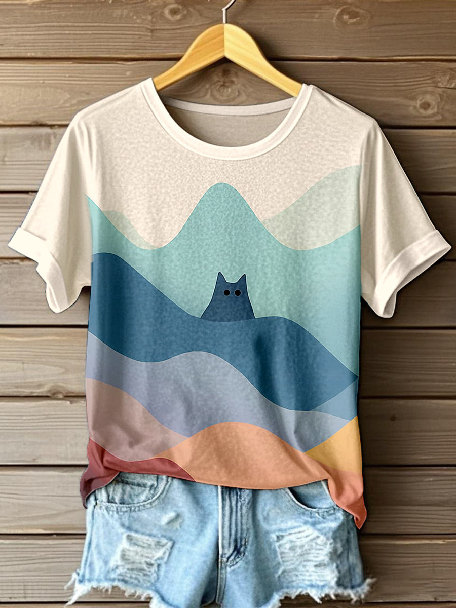 Women's Cute Cat Landscape Art Print T-Shirt vetvanguards